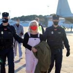 La Policía Nacional ha trasladado este domingo a España a la etarra Natividad Jaúregui, reclamada por la Audiencia Nacional por el asesinato del teniente coronel Ramón Romeo en 1981, tras haber sido entregada por las autoridades belgas en virtud de una Orden Europea de Detención emitida en octubre de 2019 por la Audiencia Nacional.