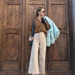 Amelia Bono con un look de otoño.