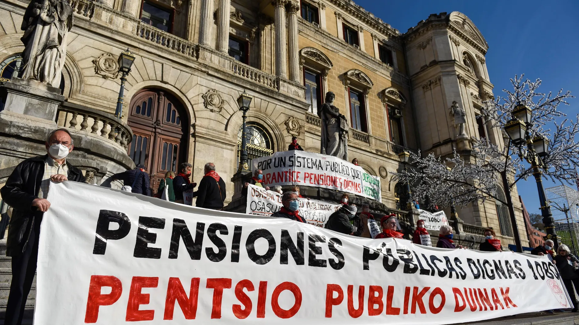 Los pensionistas vascos son los que tienen las pensiones más altas
