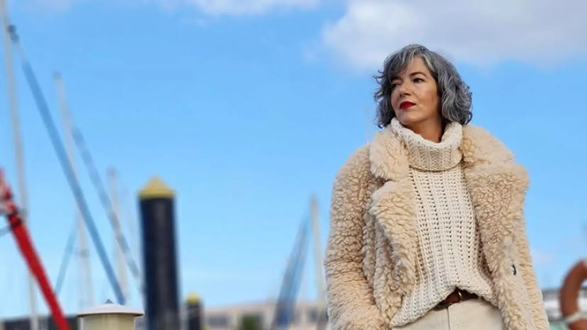 Este es el abrigo de Pull&Bear perfecto para las mujeres de más de 50 años.