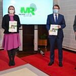El presidente Alfonso Fernández Mañueco presenta la estrategia de la Mujer Rural, acompañados entre otros por los consejeros Isabel Blanco y Jesús Julio Carnero