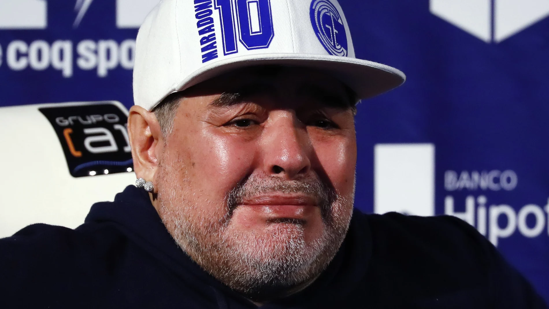 Diego Armando Maradona, en su presentación como entrenador de Gimnasia, su último equipo.