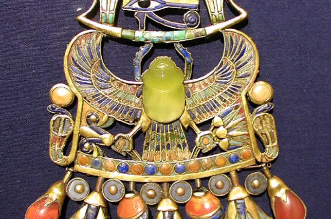 En busca de la fuente del vidrio «extraterrestre» de Tutankamón 