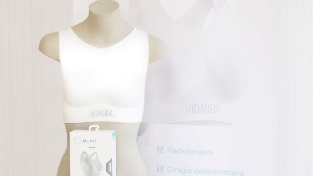 El tejido Regenactiv del top Vidabra es antibacteriano, antifúngico y tiene una capacidad de absorción de la humedad un 50% superior a la del algodón