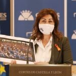 La procuradora de Ciudadanos, Marta Sanz, atiende a la prensa