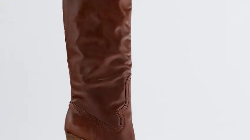 Botas Zara tacón piel.