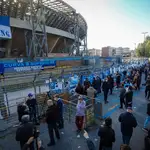San Paolo, el estadio del Nápoles tras conocerse el fallecimiento de Diego Armando Maradona.