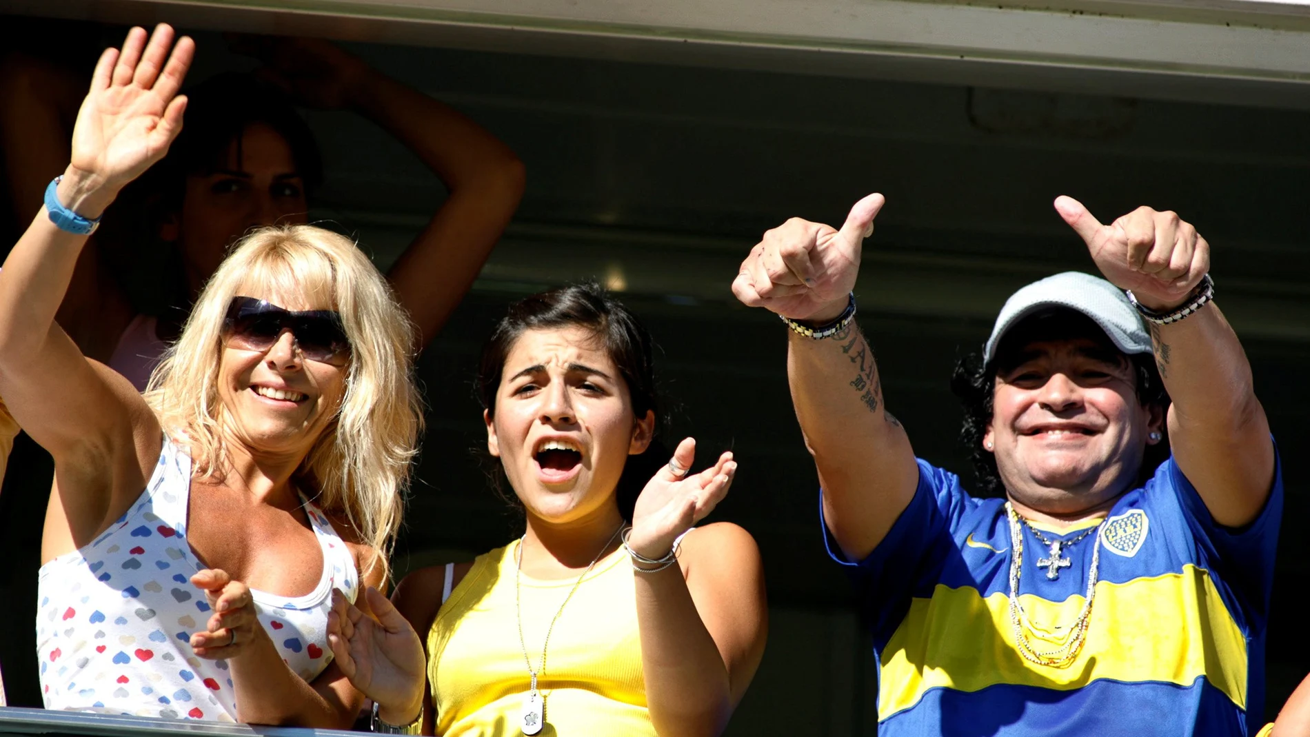 Diego Maradona junto a Claudia Villafañe y su hija GIaninna.