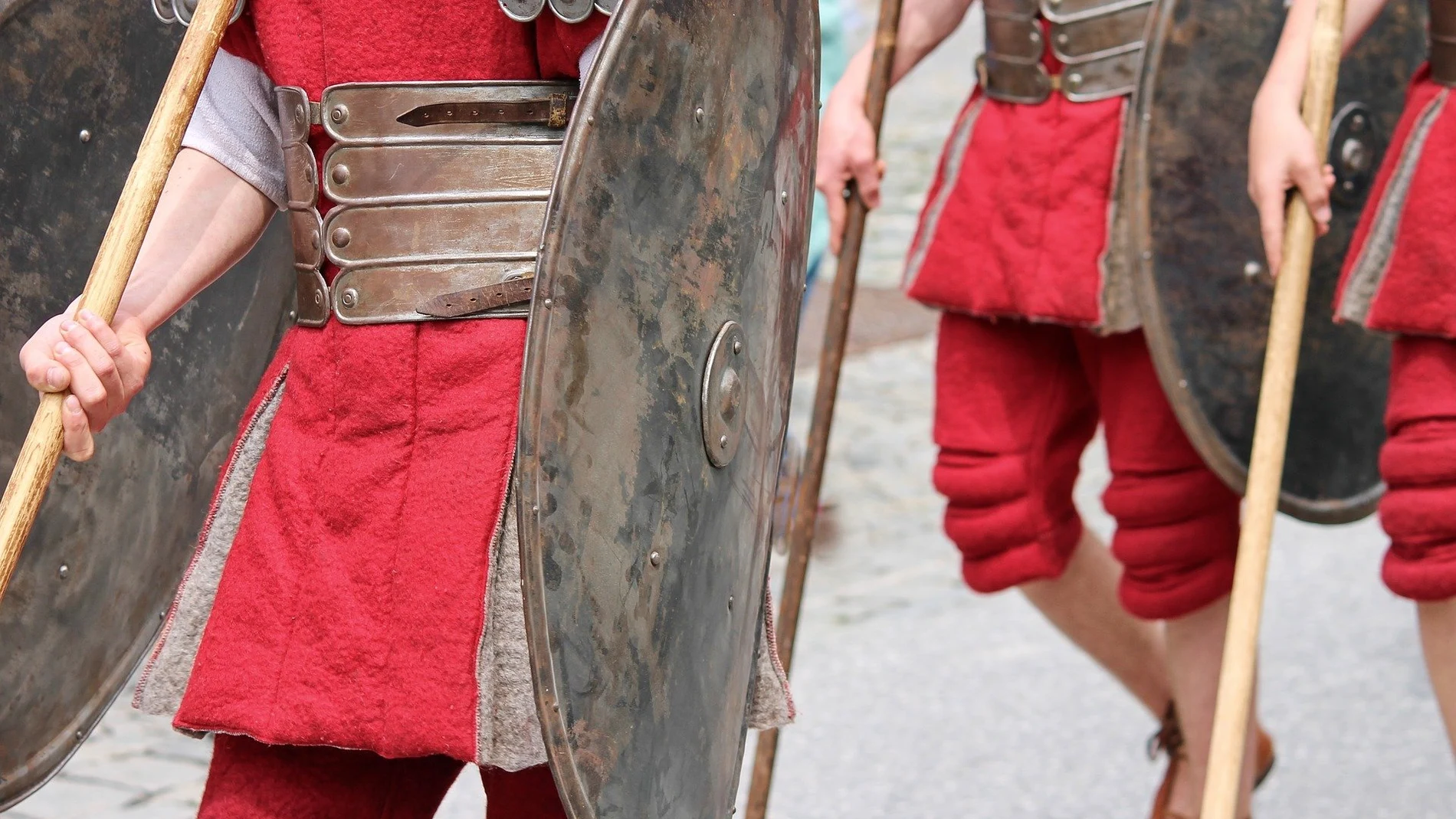 Legionarios romanos en un desfile popular.