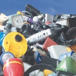 El mundo está más lleno de basura electrónica que nunca: qué se puede hacer para reducir su acumulación