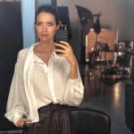 Sara Carbonero y el perfecto look de básicos.
