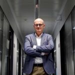 La mayoría de los jóvenes son "bastante responsables" en asuntos como la pandemia de coronavirus, pero la juventud es una etapa de la vida en la que hay una "percepción del peligro menor", lo que, combinado con el consumo de determinadas sustancias, puede llevar a algunos grupos a realizar comportamientos irresponsables, según afirma el catedrático de Psicología de las Organizaciones de la Universitat de València y presidente de la Asociación Internacional de Psicología Aplicada, Vicente Martínez-Tur.