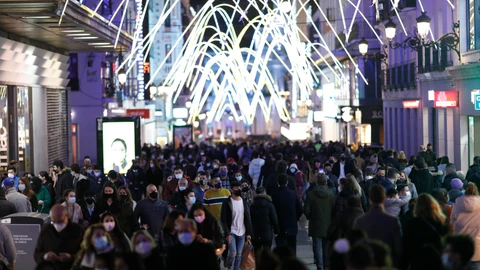 Compras de Navidad en el centro de Madrid durante la segunda ola de pandemia