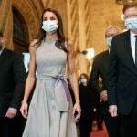 La reina Letizia , junto al presidente de la Generalitat, Ximo Puig (d) y el ministro de TrEFE/Kai Försterling POOL
