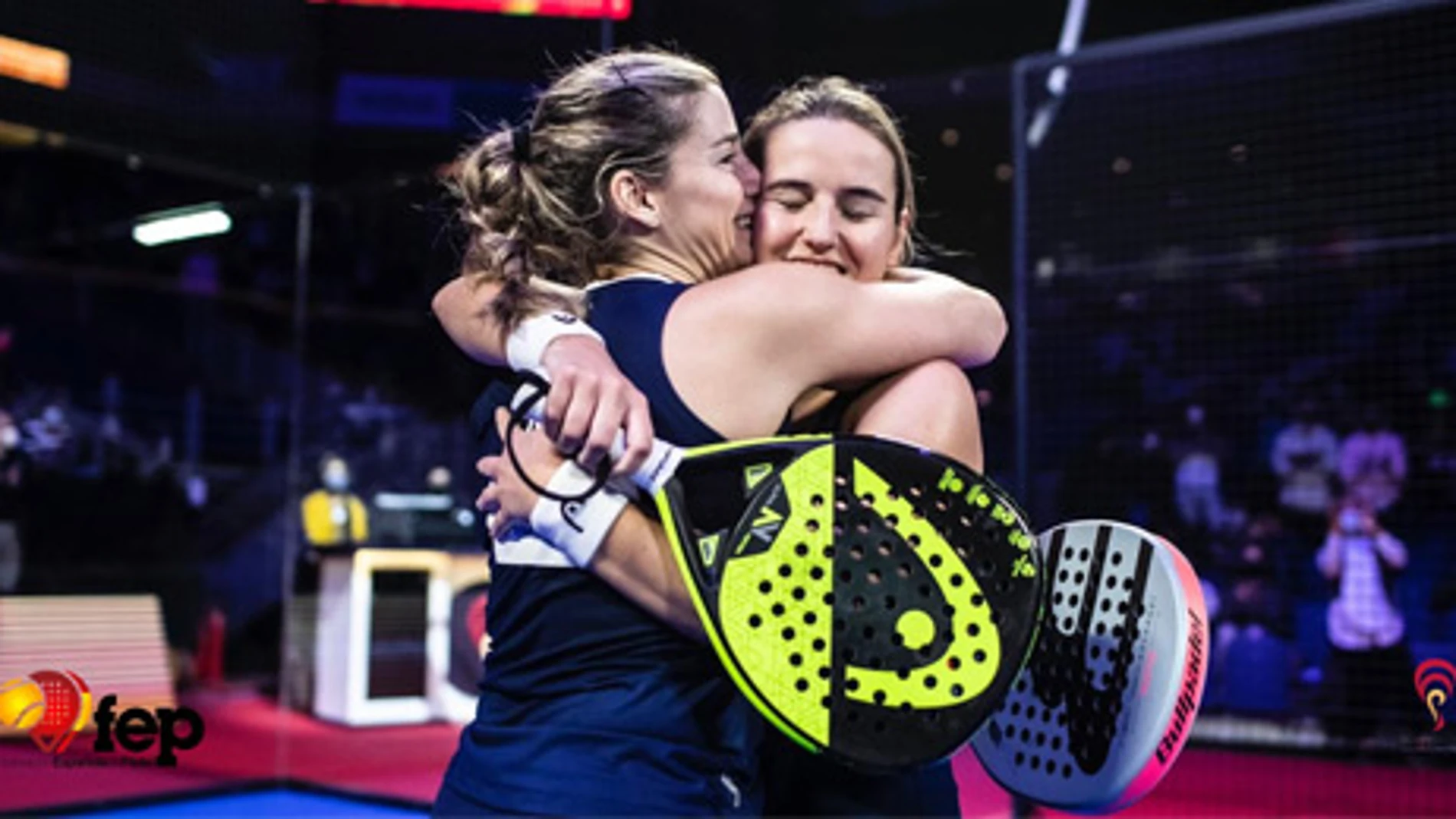 Alejandra Salazar y Ariana Sánchez, con el título de campeonas de España