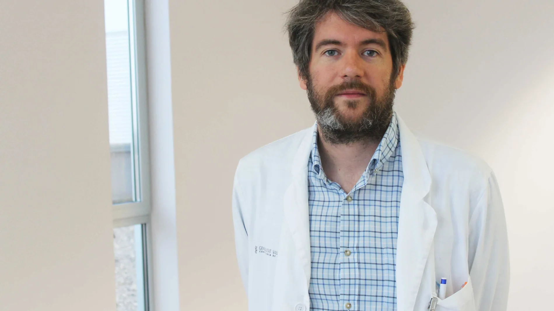 El doctor Juan Manuel Córcoles, jefe de Cirugía Torácica de Ribera en los Hospitales Universitarios de Torrevieja y Vinalopó