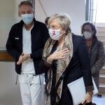 La Consellera de Sanidad Universal Ana Barceló junto al Gerente del departamento de salud de Castelló, Ricardo Tosca, a su llegada a la reunión que ha mantenido hoy en el Hospital General de Castelló