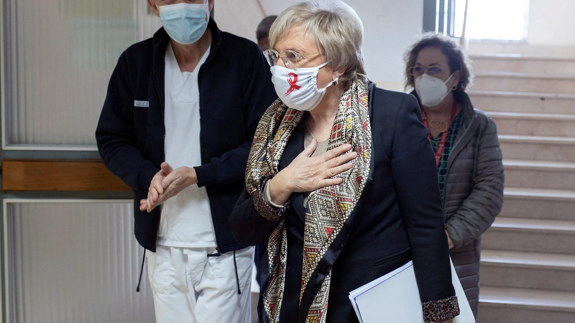 La Consellera de Sanidad Universal Ana Barceló junto al Gerente del departamento de salud de Castelló, Ricardo Tosca, a su llegada a la reunión que ha mantenido hoy en el Hospital General de Castelló