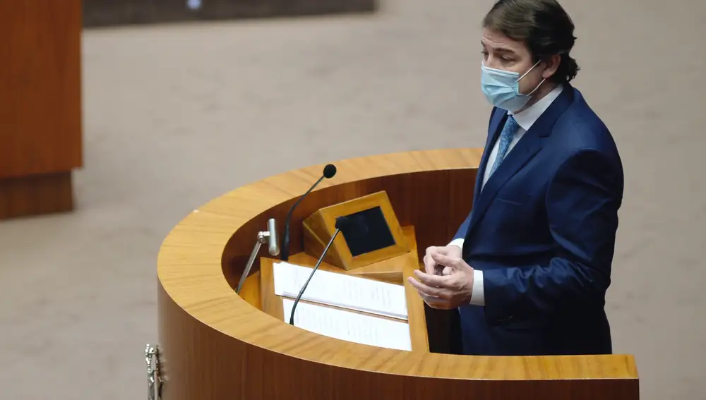 El presidente de la Junta de Castilla y León, Alfonso Fernández Mañueco, comparece a petición propia en las Cortes para explicar las medidas adoptadas por su gobierno durante la pandemia del Covid-19