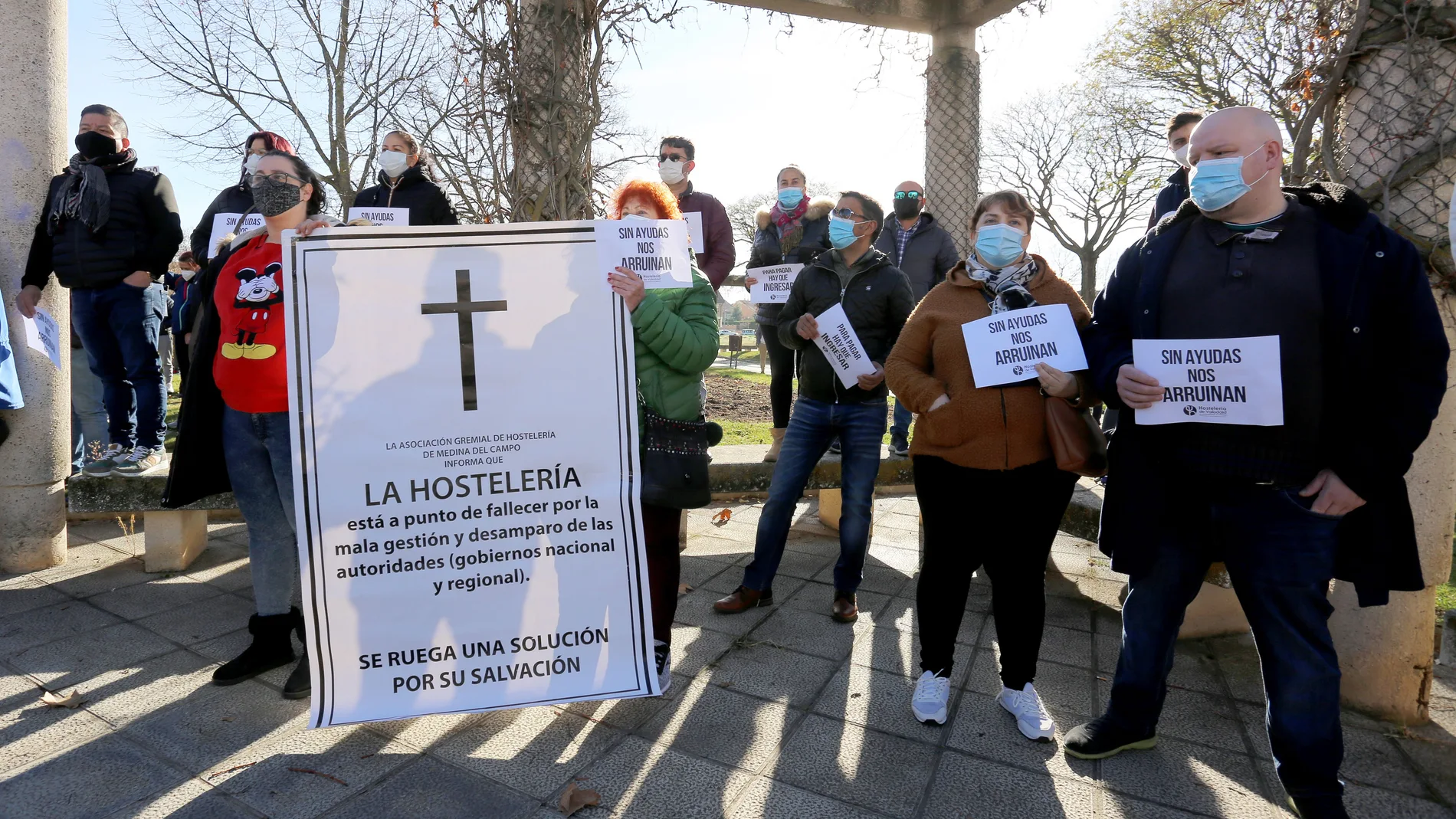 Hosteleros se concentran frente a las puertas de la Junta en Valladolid en defensa de su futuro