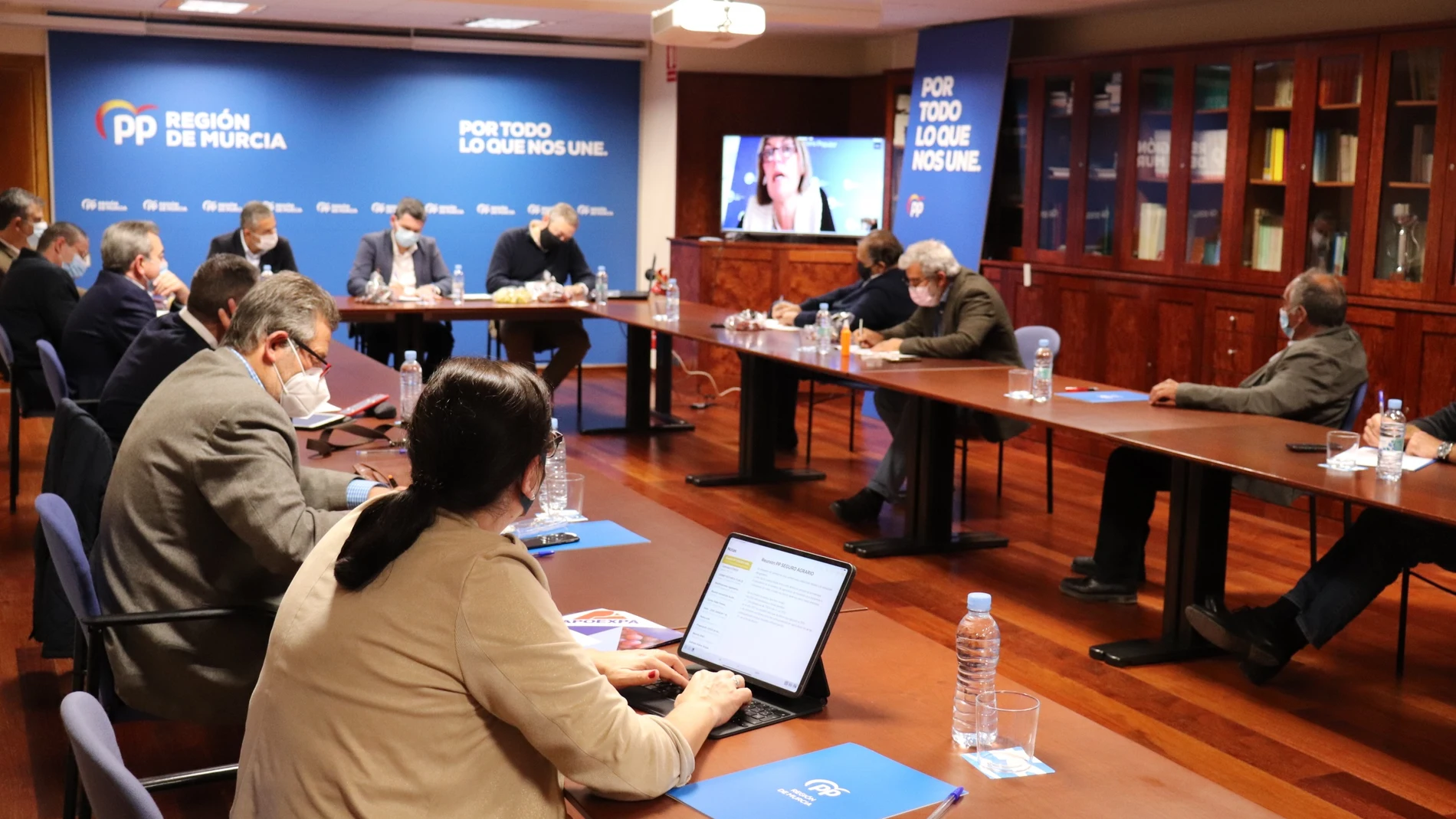 Imagen de la reunión de los representantes del Partido Popular de la Región de Murcia con las organizaciones profesionales agrarias de la Región