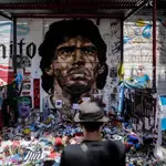 Un mural de Diego Maradona convertido en santuario en el Estadio de Argentinos Juniors