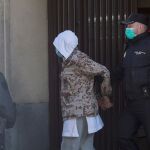 El bailarín y coreógrafo Rafael Amargo es trasladado desde la comisaría del distrito de Centro hasta los juzgados de Plaza de Castilla para responder ante un juez de las acusaciones que condujeron el martes a su detención por tráfico de drogas y pertenencia a organización criminal.