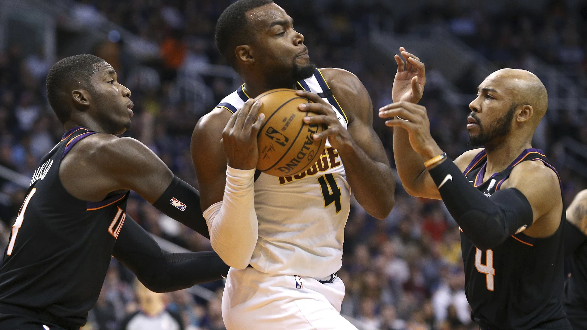 Partido de la NBA entre Denver y Phoenix