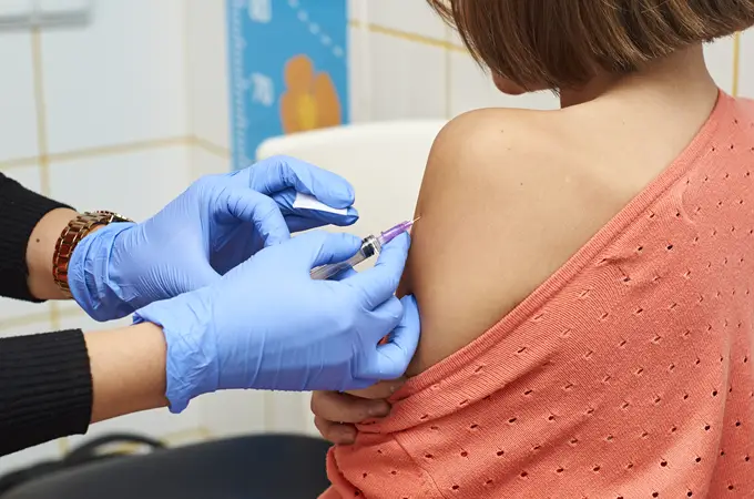 Moderna probará su vacuna en 3.000 adolescentes de entre 12 y 17 años