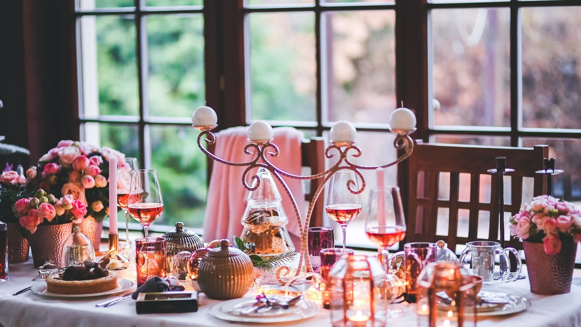 En la imagen, una mesa de Navidad.