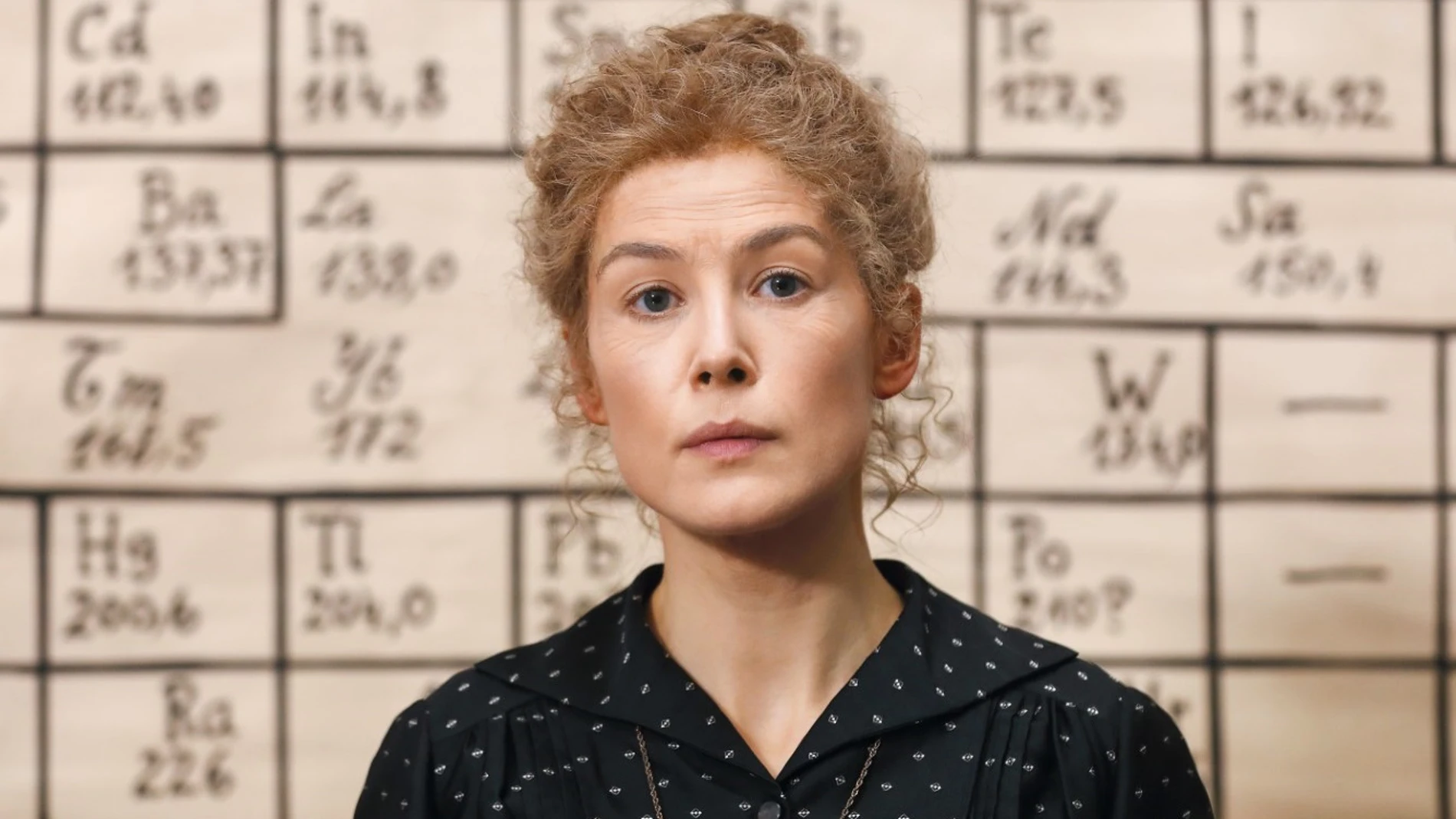Rosamund Pike protagoniza "Madame Curie", dirigida por Marjane Satrapi
