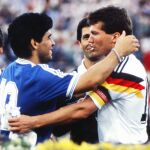 Diego Maradona y Lothar Matthäus, en la final del Mundial de Italia '90.