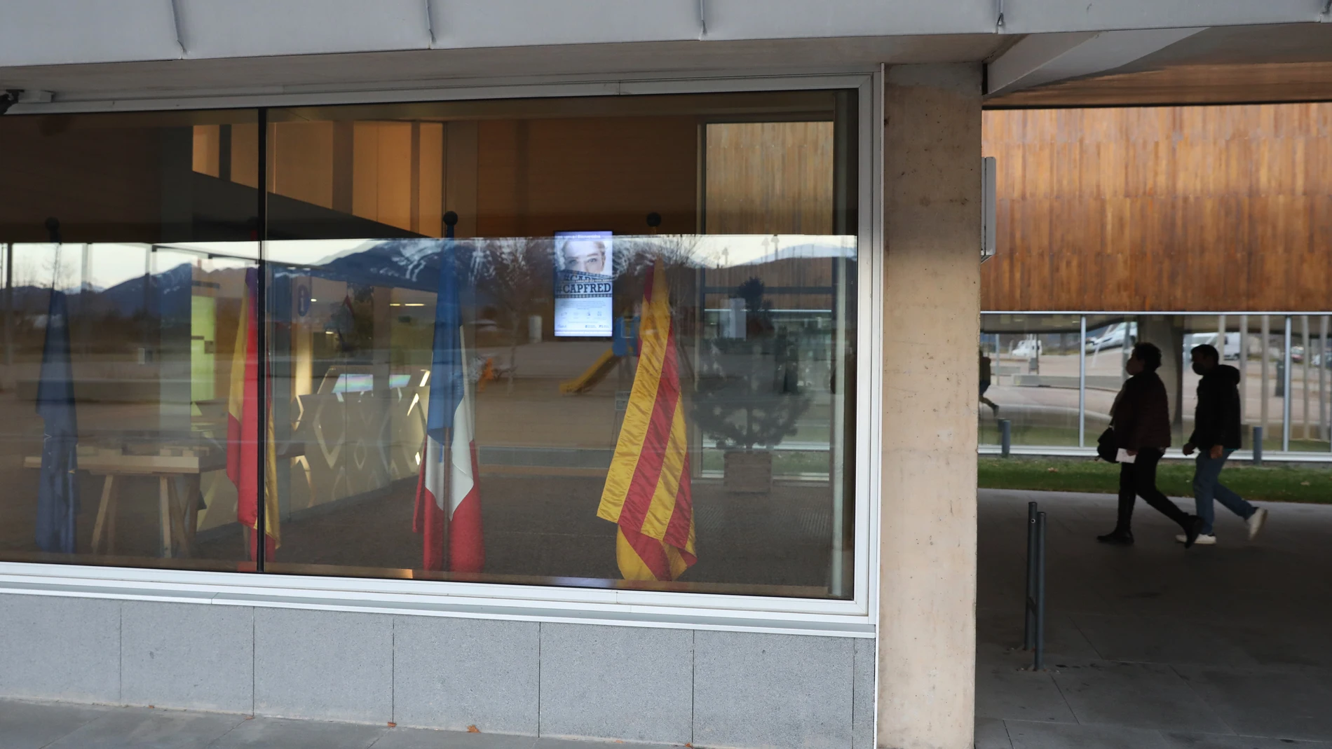 La entrada a este pionero proyecto europeo en el que se comparten competencias entre España y Francia: el hospital de montaña de Cerdaña, en Puigcerdá
