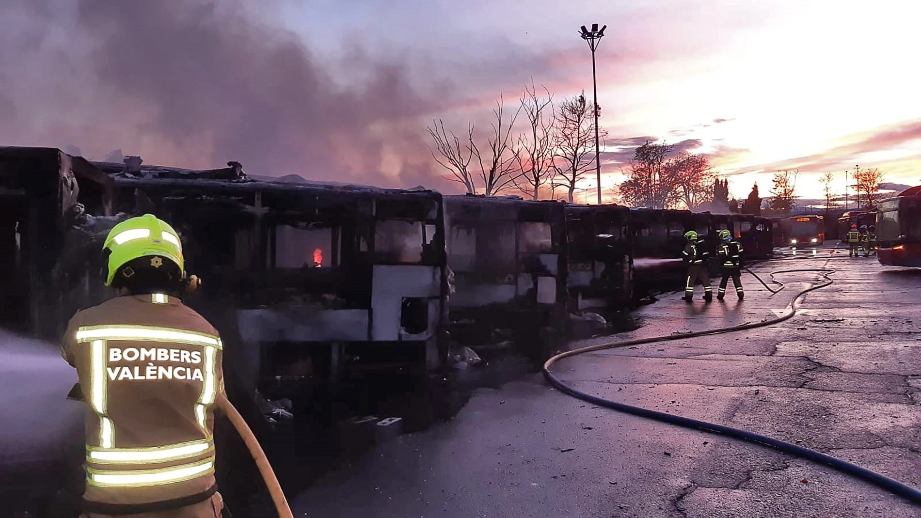 El PP pide convocar con urgencia el Consejo de Administración de la EMT tras el incendio en las cocheras
