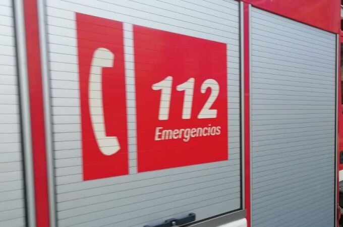 Vista del logotipo del 112 en un camión de bomberos