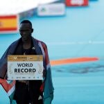 El atleta keniano Kibiwott Kandie destrozó el récord del mundo en la Medio Maratón de Valencia