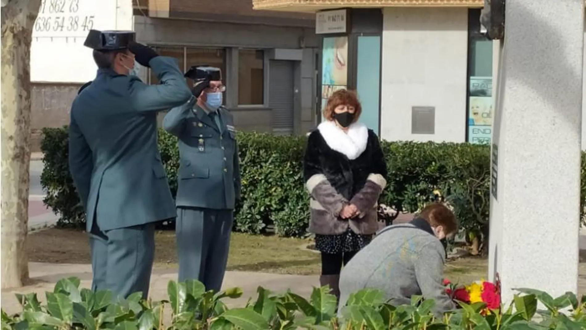 Un momento del homenaje al guardia Trapero