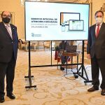 El alcalde de Salamanca, Carlos García Carbayo junto al concejal de Hacienda, Fernando Rodríguez