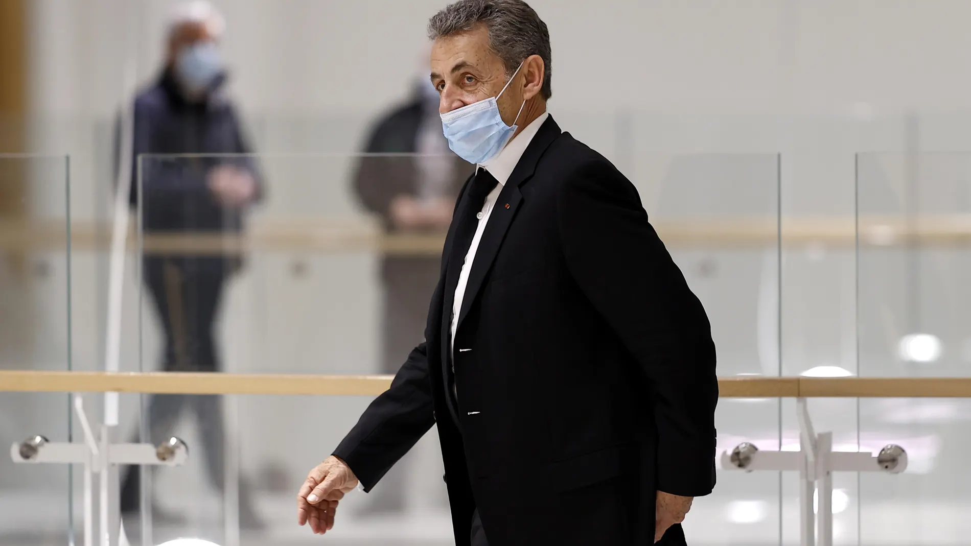 El ex presidente francés Nicolas Sarkozy ante el tribunal este lunes
