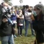 Momento en el que el cámara es increpado