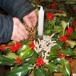 El Acebarillo elabora un acebo de Navidad
