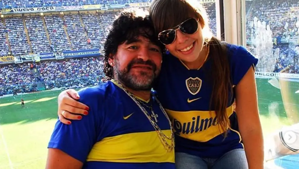 Diego Maradona y su hija Dalma.