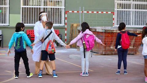 Vuelta al cole con las medidas de seguridad y sanitarias para evitar la transmisión de coronavirus. Colegio Claret.