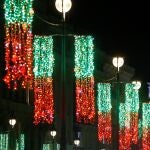 Vista de las luces navideñas instaladas en Sol, en Madrid