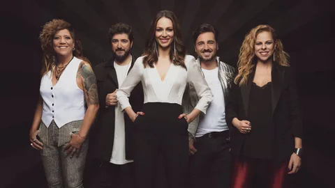 El equipo de «La Voz Senior» al completo comandado por su presentadora, Eva González