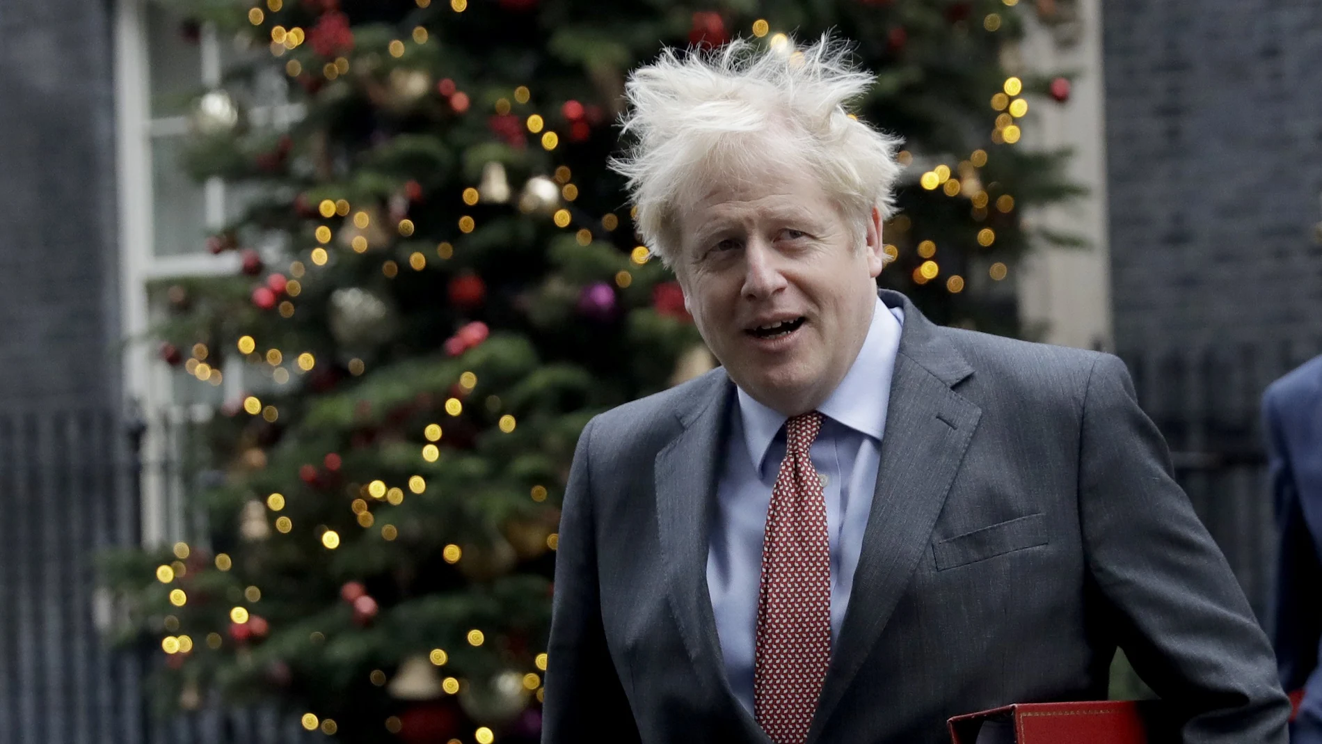 El primer ministro británico Boris Johnson abandonando Downing Street, Londres