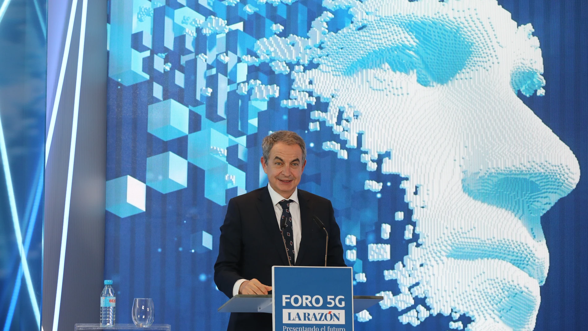 El expresidente del Gobierno, José Luis Rodríguez Zapatero durante su intervención en el Foro 5G de LA RAZÓN