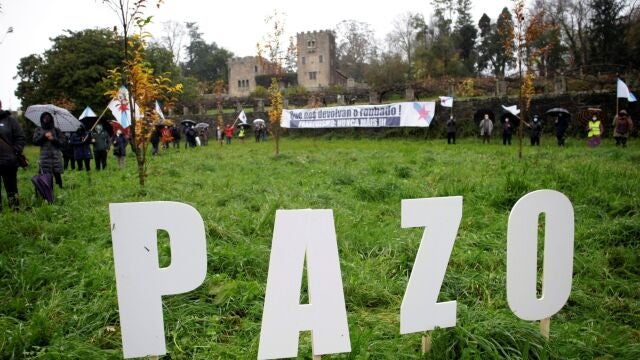 Protesta ante el Pazo de Meirás el pasado 10 de diciembre, fecha de su entrega provisional al Estado