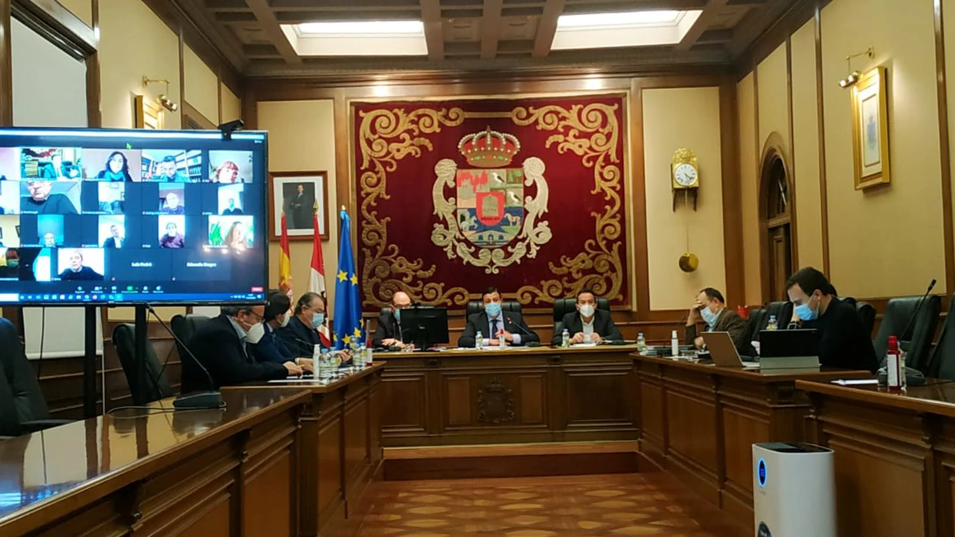 Pleno de la Diputación de Ávila en el que PP, PSOE y Cs han votado a favor para sacar adelante los presupuestos de 2021