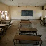 Aula vacía en una escuela de Nigeria donde sus alumnos fueron secuestrados por Boko Haram
